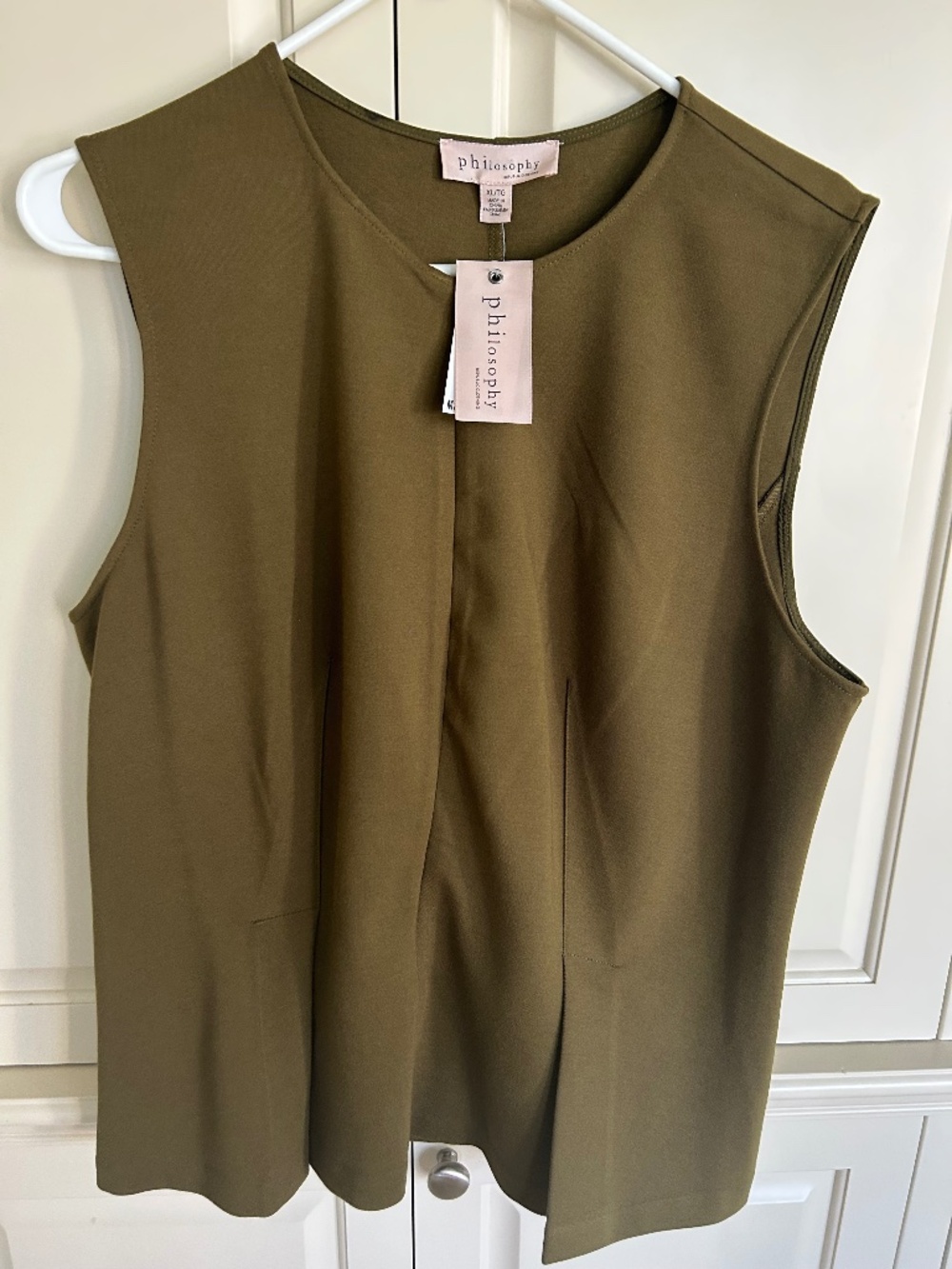 Woman’s sleeveless Top XL